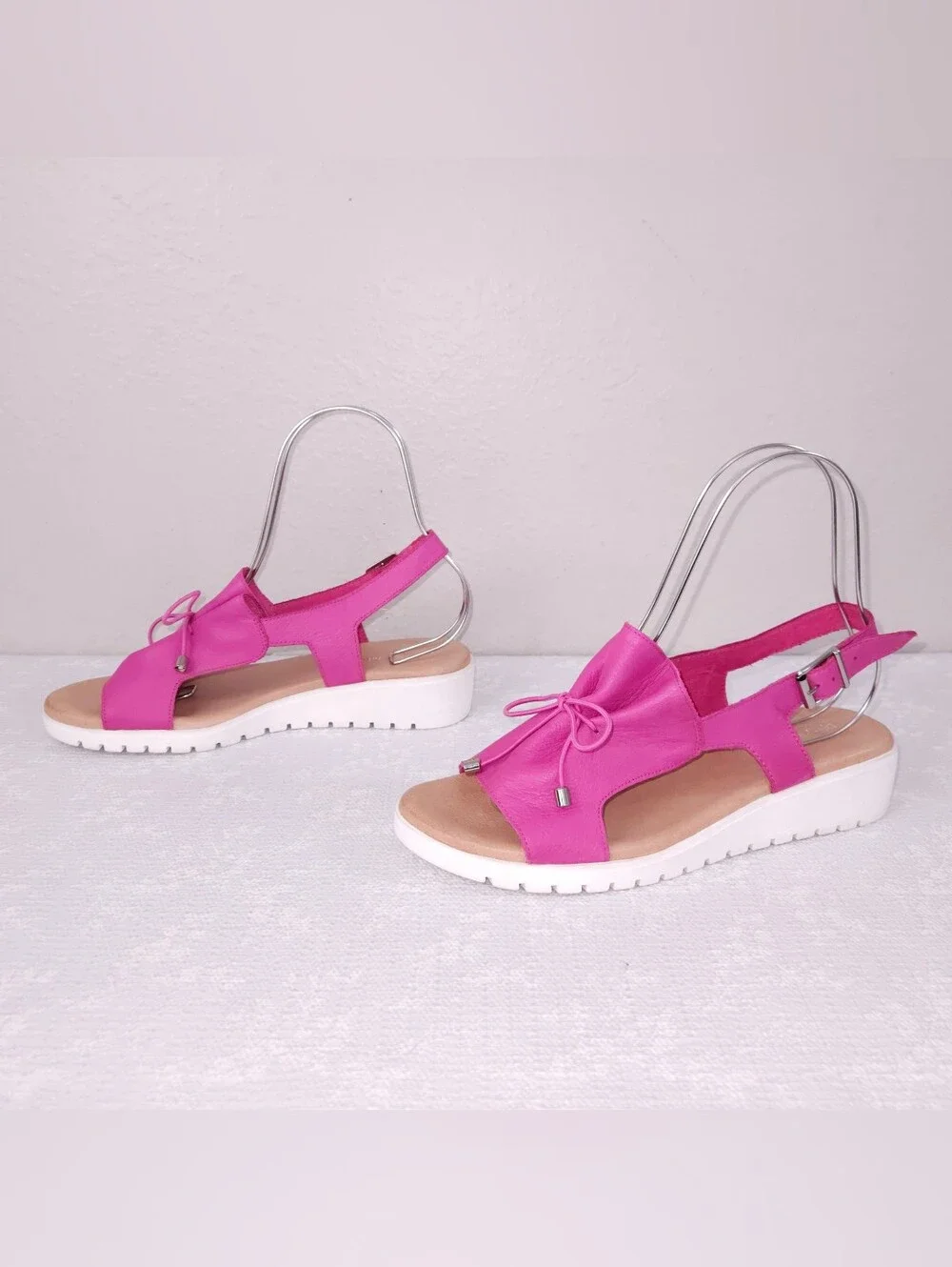 Django & Juliette Malika Slingback Platform Sandals Fuscia Leather